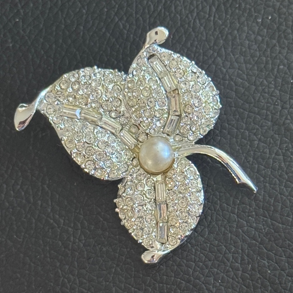 Vintage Silver Rhinestone & Pearl Ivy Leaf Brooch